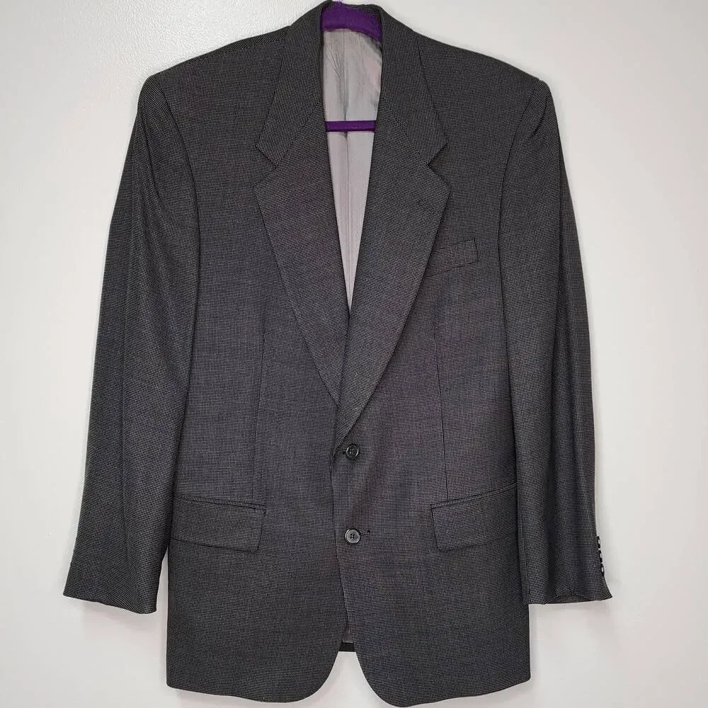Charles Jourdan Blazer Size 38 small hole back of left sleeve - can be repaired
